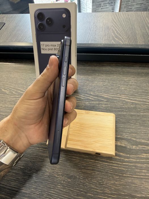 MrsAmanet: iphone 17 pro max 256 sim fizic