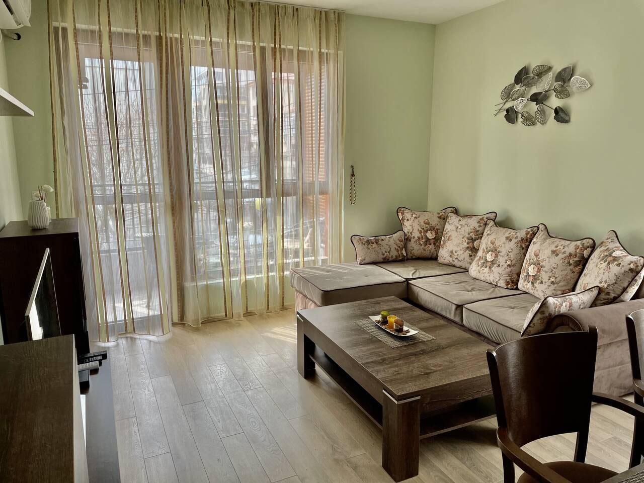 Дава се под наем Двустаен апартамент в Бургас, Сарафово - 65 кв.м за 408 € - Снимка #2