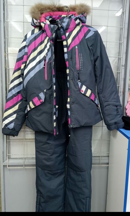 Лыжный  зимний костюм на девочку