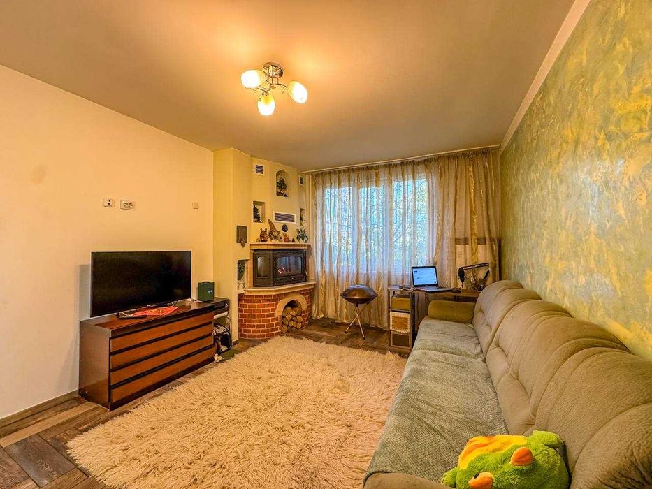 Продава се Къща в Българово - 280000 кв.м за 1 €/кв.м - Снимка #2