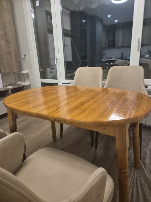 Разтегателна дървена маса