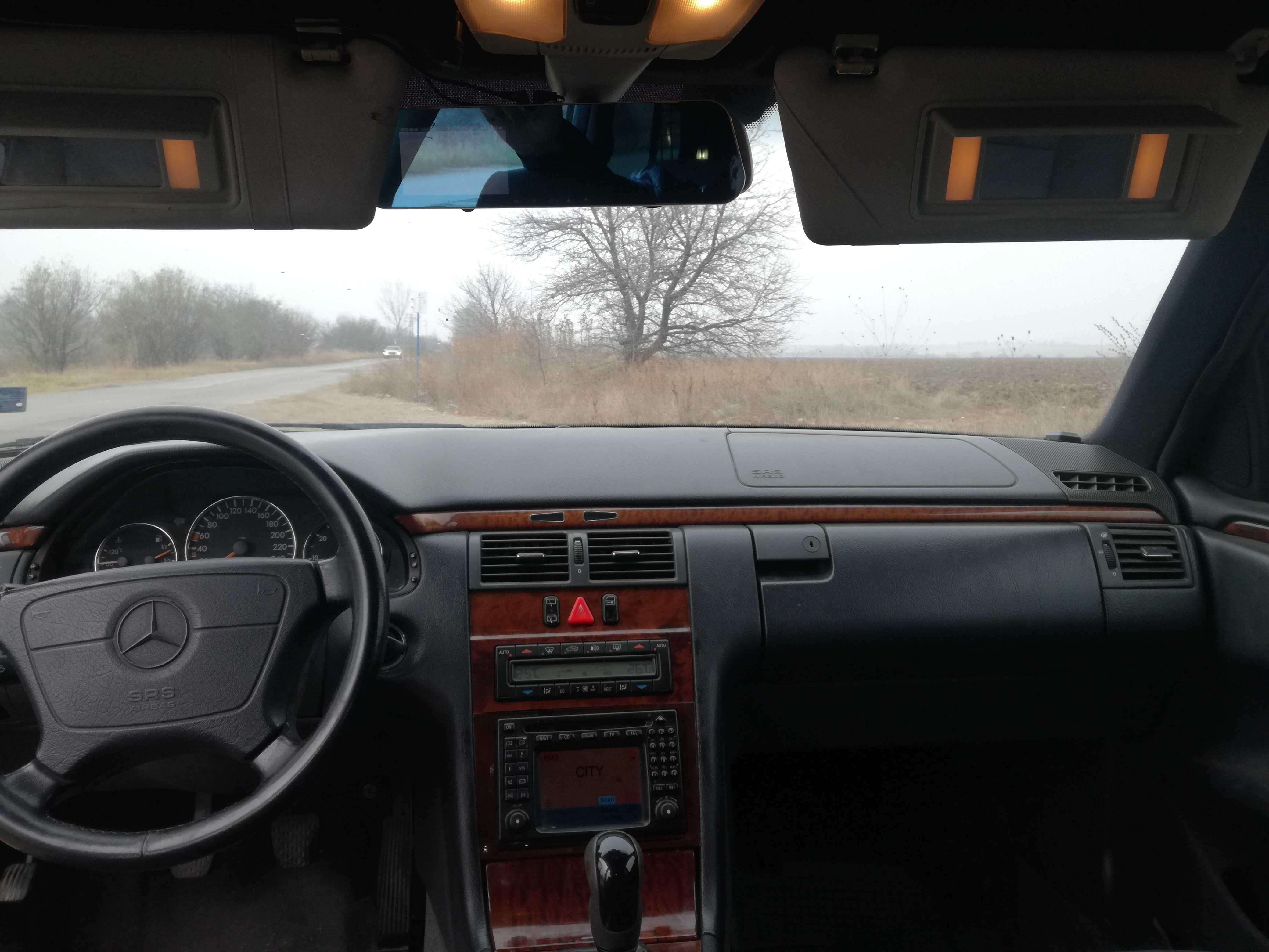 Продавам mercedes E 250 td