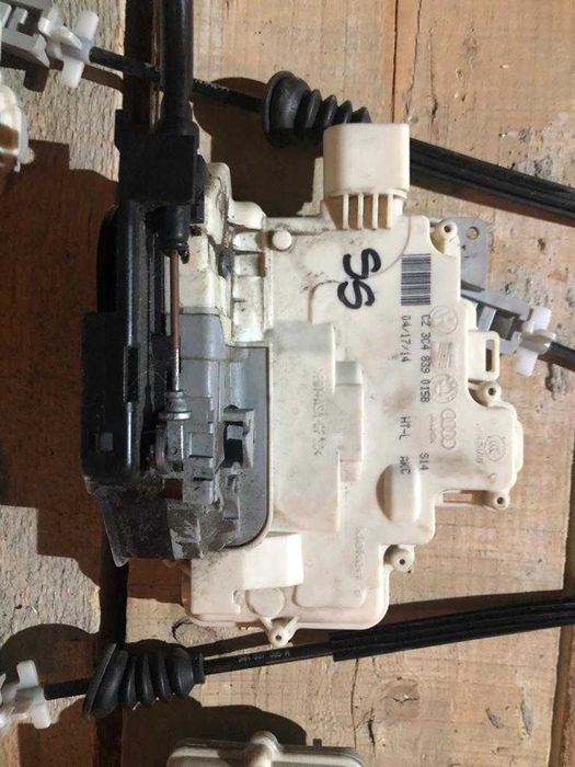 Broasca usa incuietoare usa portiera vw passat b6 b7 cc