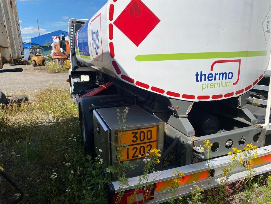 Autocisterna 9000  Litri  Pompa  2003 Stropitoare