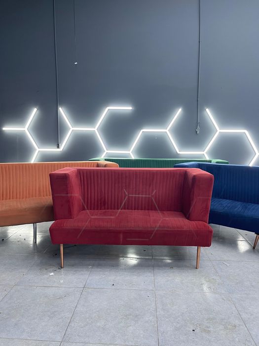 Диваны разноцветные