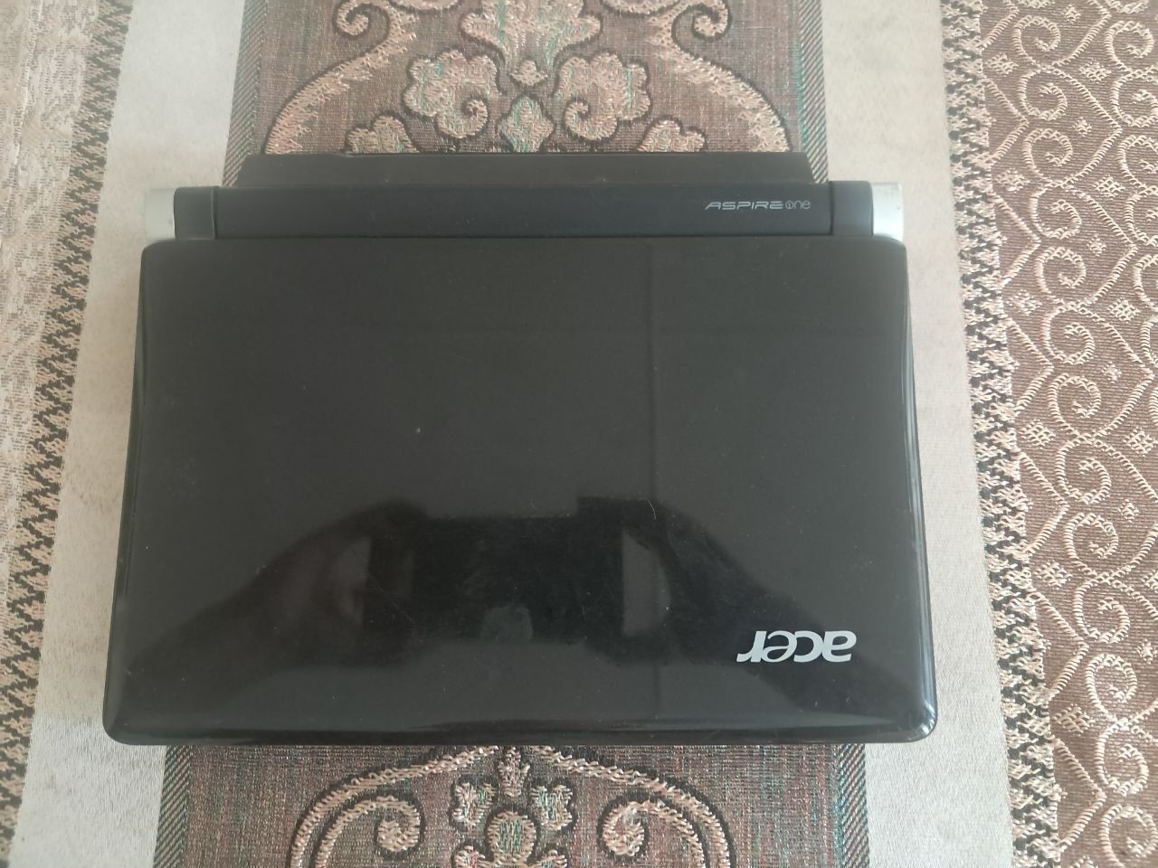 Noutbuk Acer 8 .