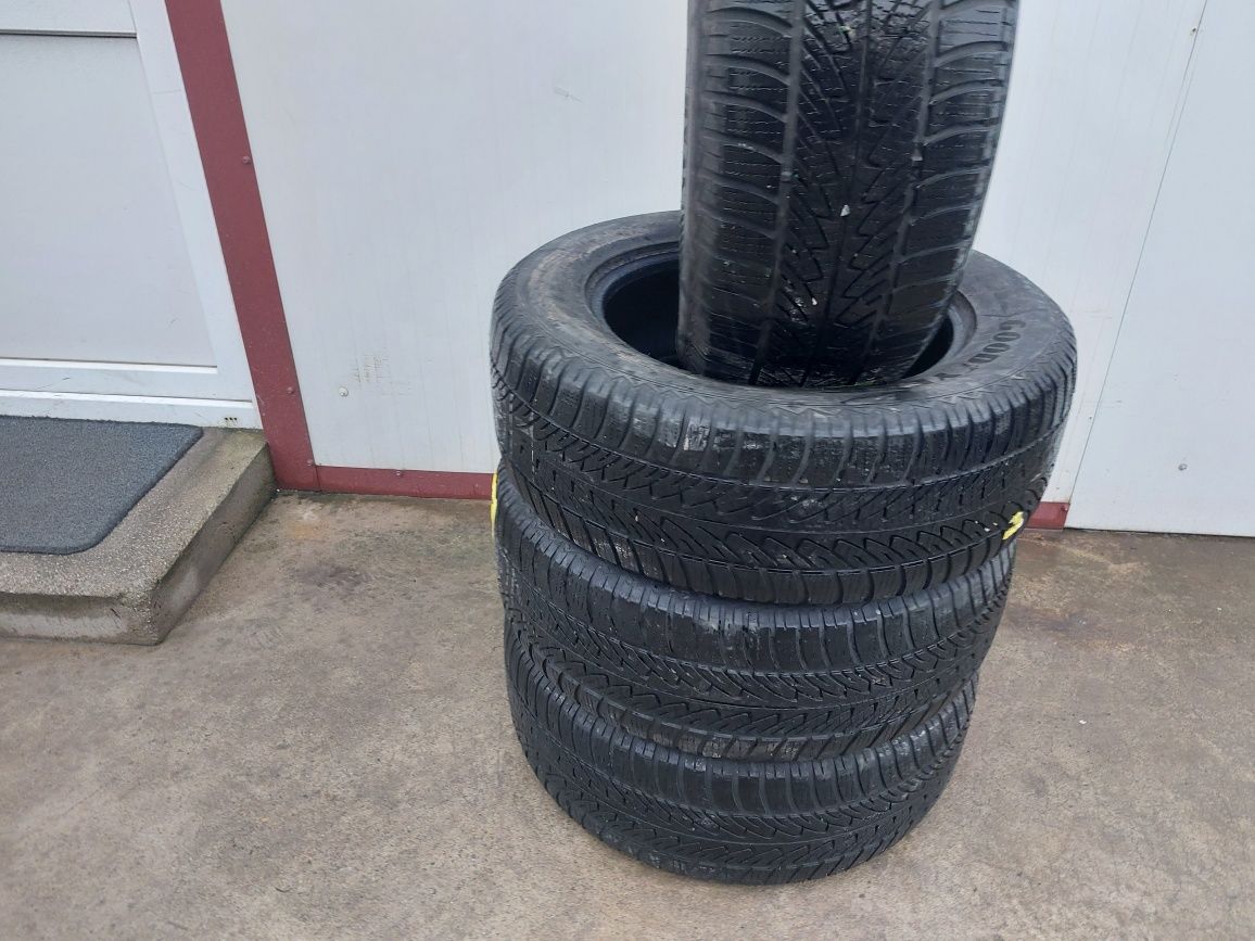 125 lei bucata! Set anvelope M+S/IARNA 255 60 18 Goodyear