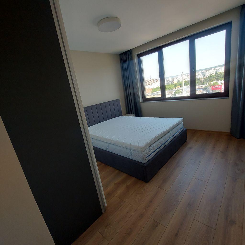 Дава се под наем Тристаен апартамент в Варна, Автогара - 93 кв.м за 816 € - Снимка #3