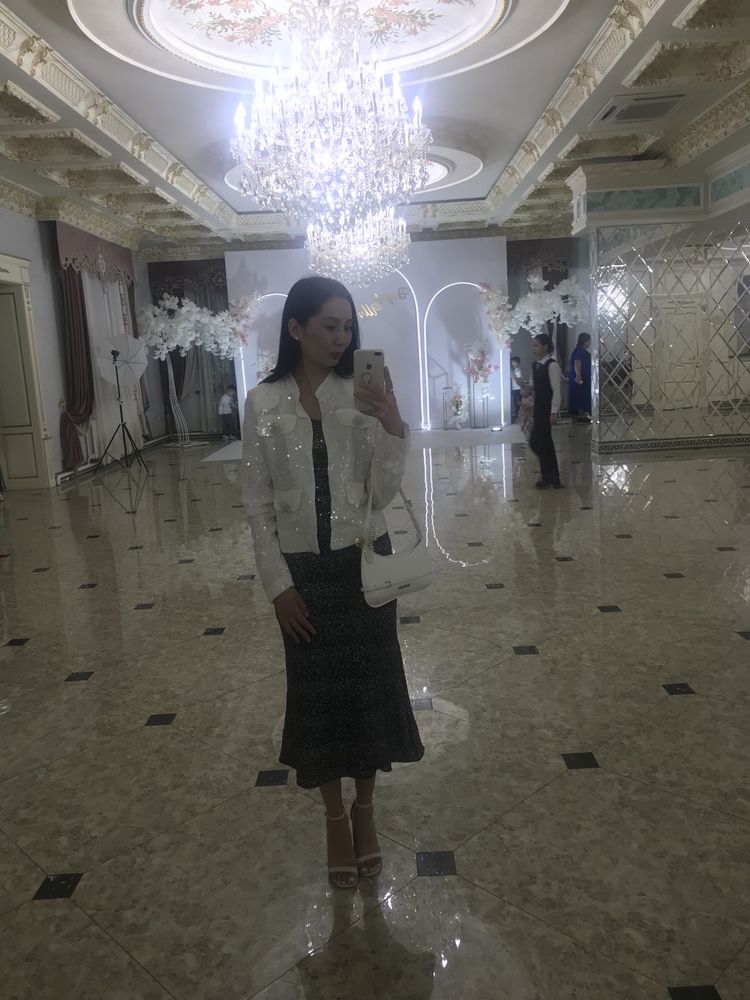 Продам пиджак шикарный