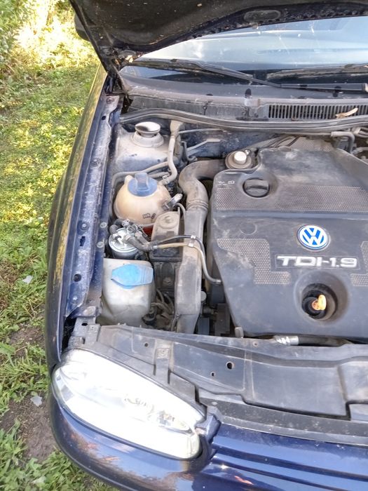 Голф 4 1.9 110 коня всичко работи перфектен мотор и скорости