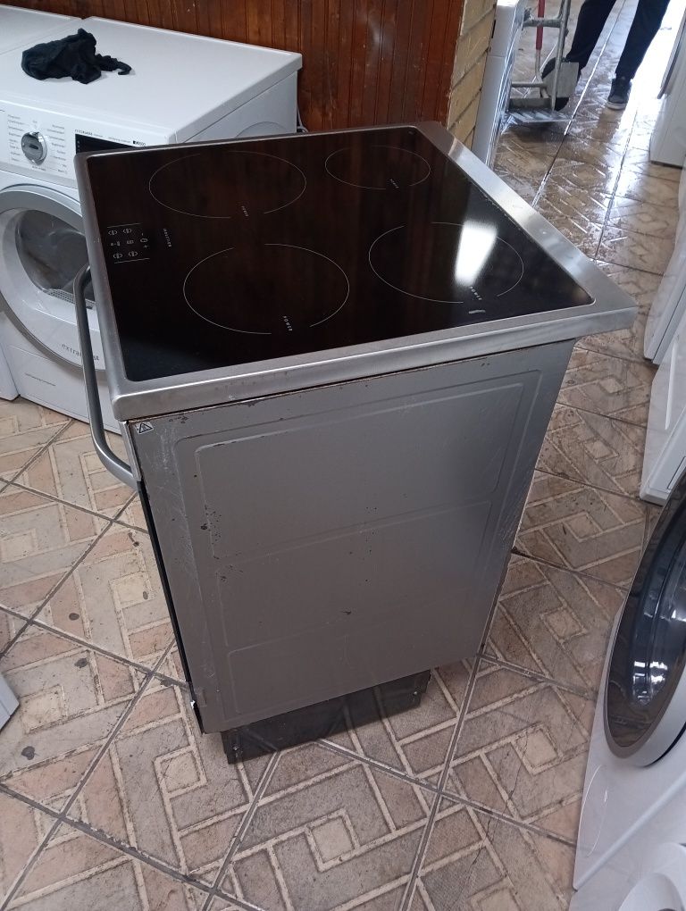 Иноксова печка с индукционни котлони Voss Electrolux 2 години Гаранция