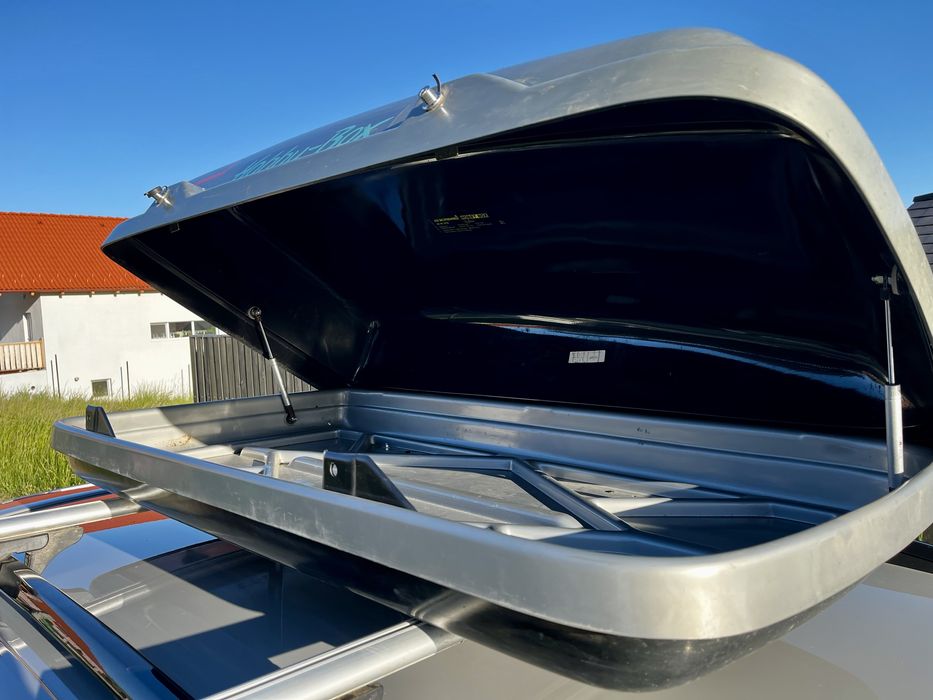 Cutie portbagaj de închiriat