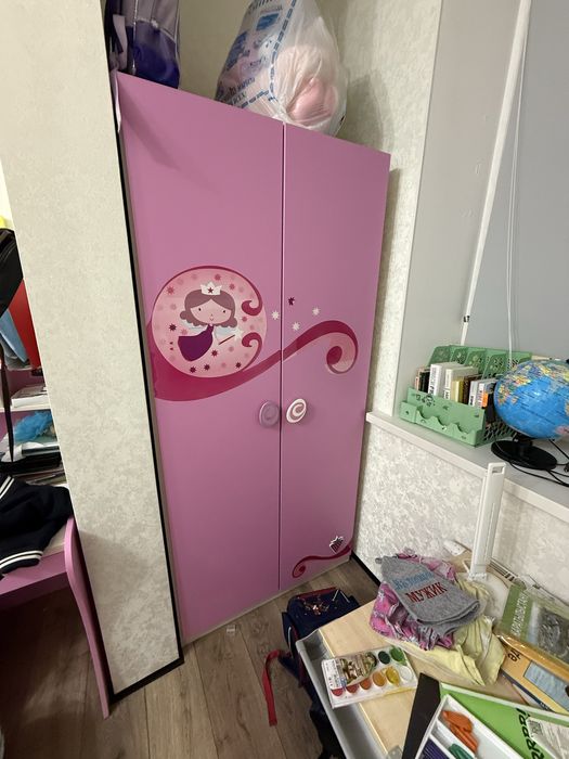Продам шкаф для девочки