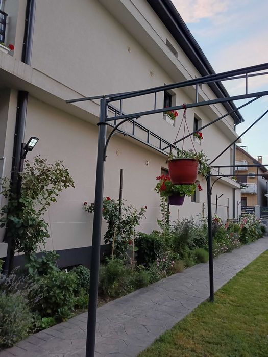 Vand  casa S + P  + 1  + M  sau inchiriez