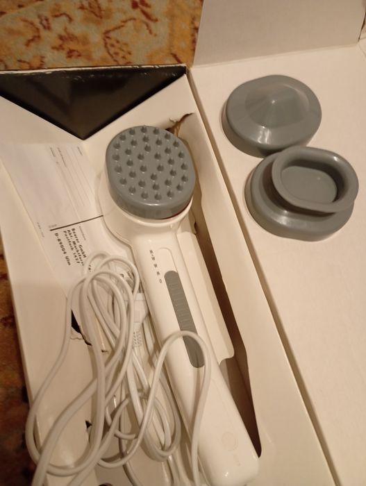 Vând un aparat de Masaj cu infla roșu că și nou model BEURER MG 20