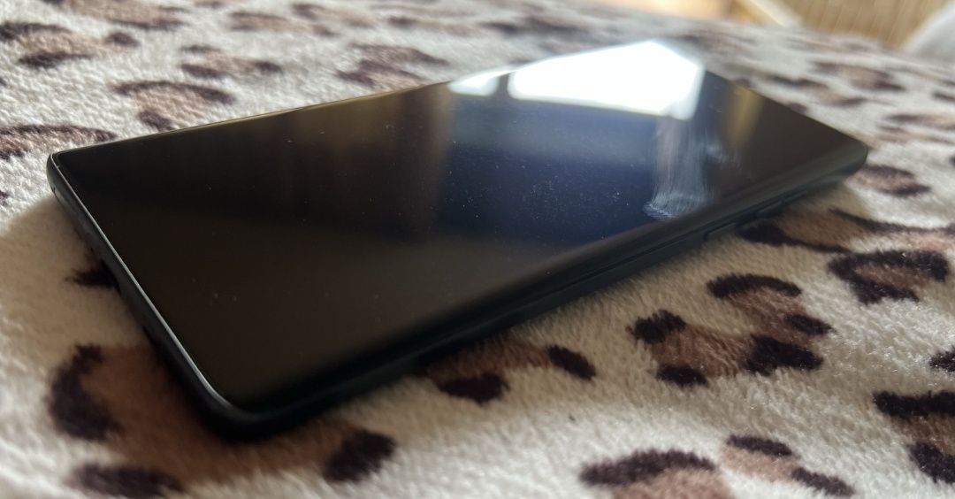 Vând Motorola g85 5g