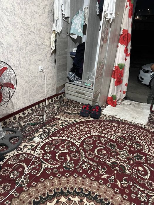 Яшнобадский район. Домик на земле.