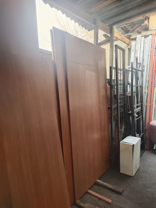 Продам шкафы и несколько ресепшна и