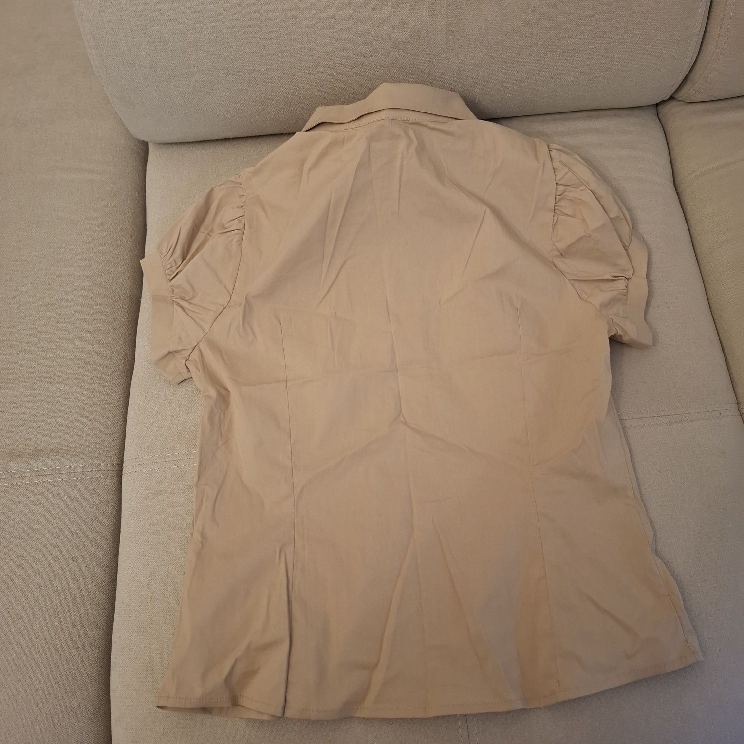 Bluza crem, marime M, putin elastica, noua, cu eticheta