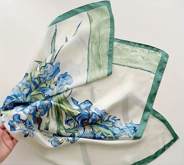 Esarfa cu irisi albastri