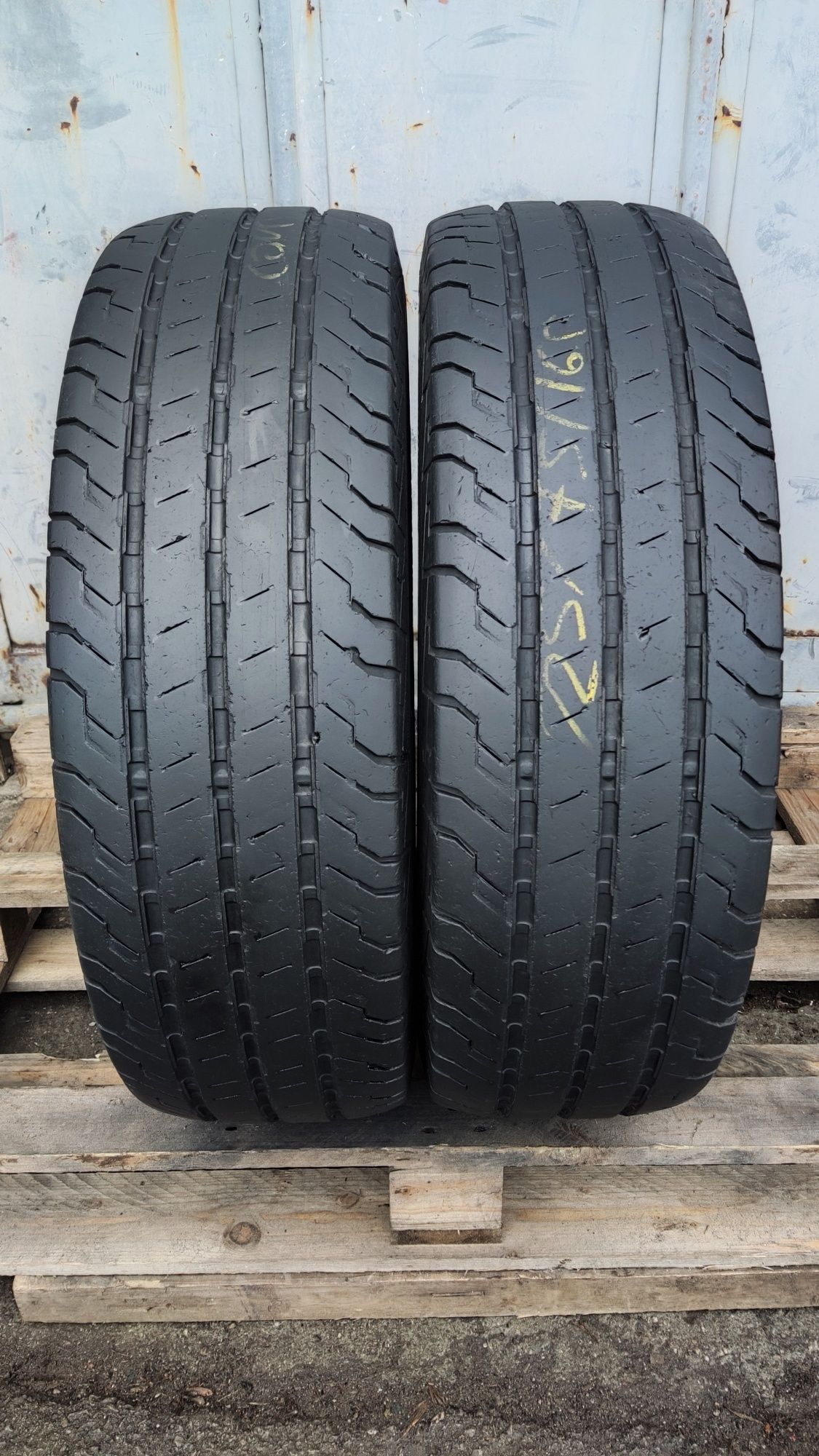 2бр. летни бусови гуми 225/75/16C, Continental Van Contact 100
dot21