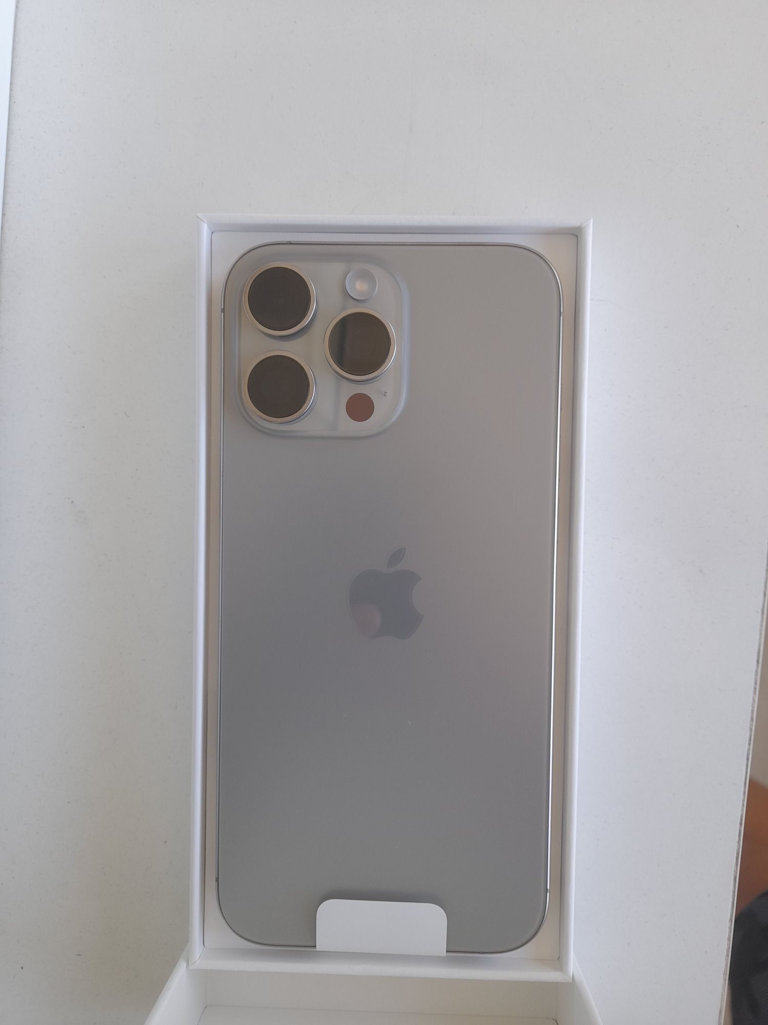 IPhone 16 Pro Max Natural Titanium 256 GB Гаранция!!