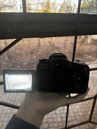 Canon EOS 77D Sotiladi