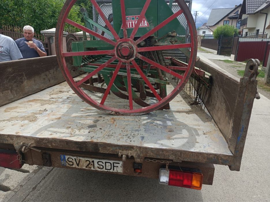 Vând semănătoare mecanică Gima Italia