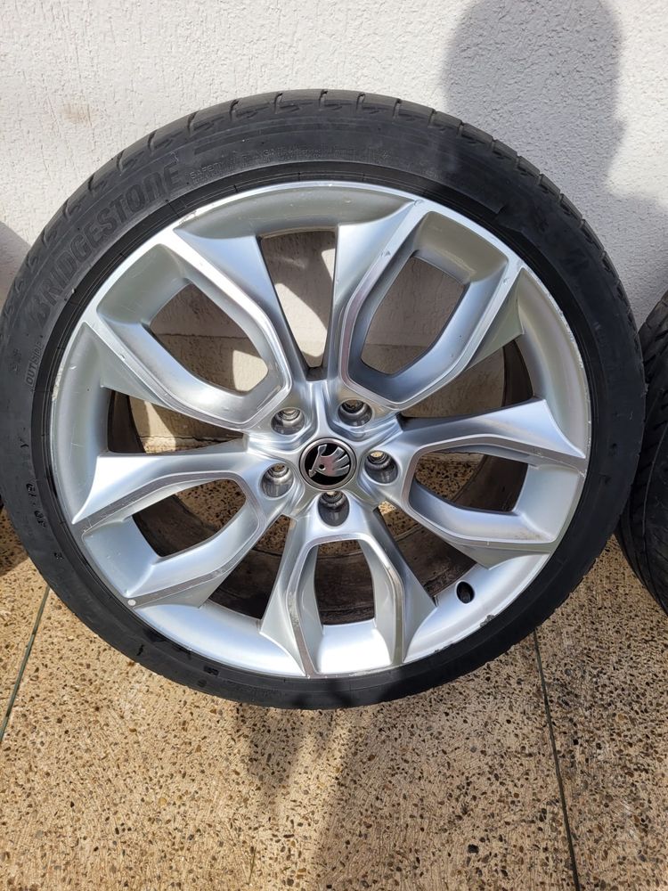 Jante 19" cu anvelope de vara Skoda Karoq 225 40 R19 originale