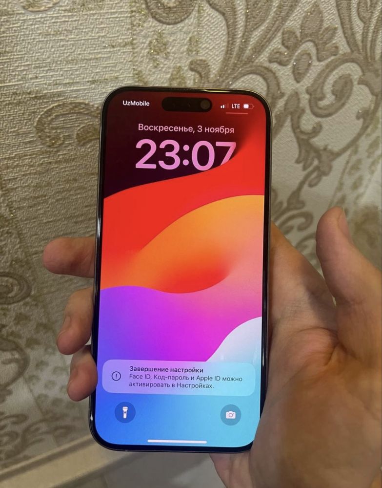 iPhone 15 pro 256 88% е-sim