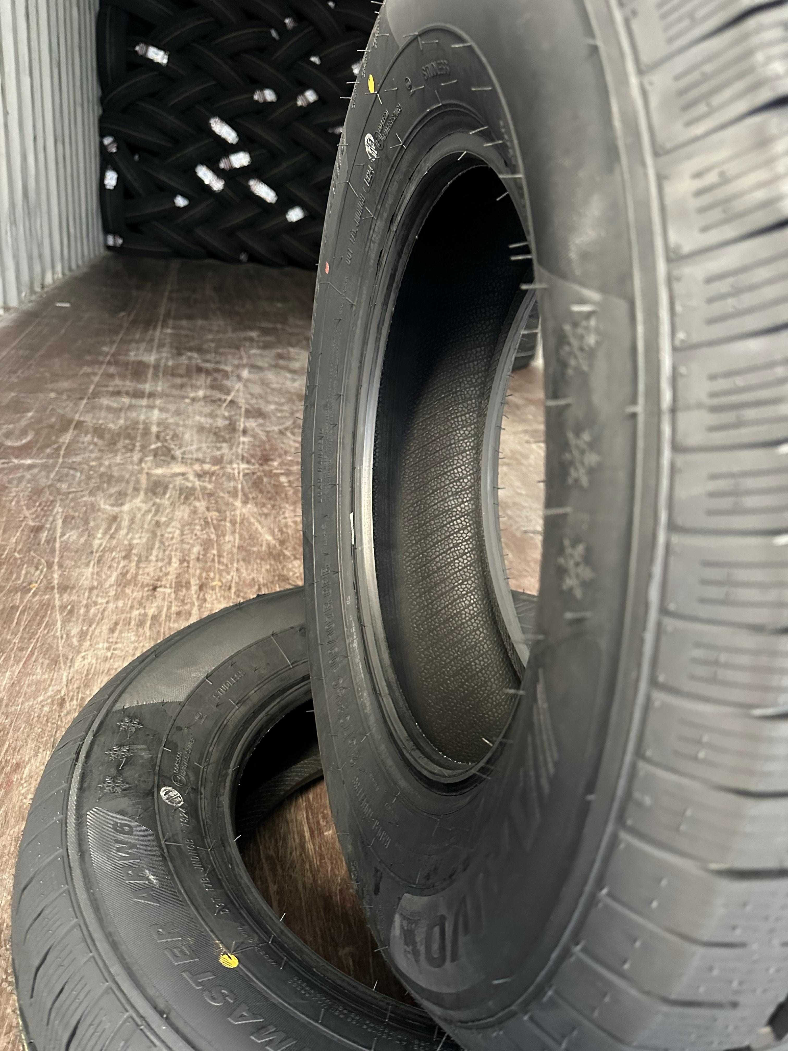 Нови Зимни Бусови Гуми Arivo Winmaster 215/70R15C 109/107R Нов Dot