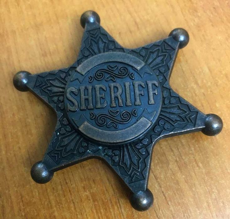 3 Jucarii antistres - 1 Insigna de serif si 2 Fidget Spinner