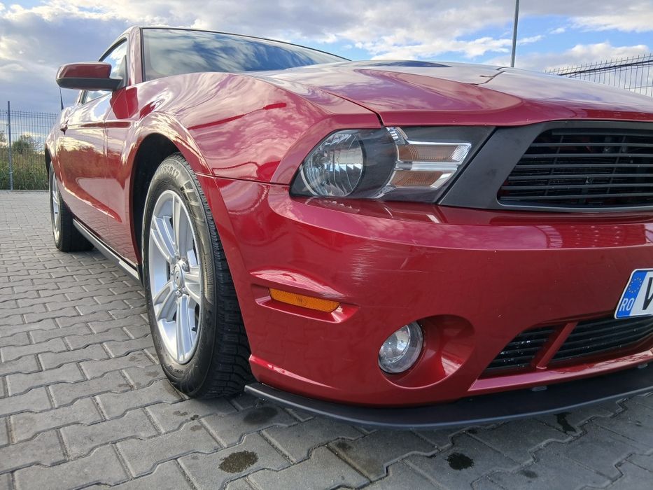 Vând Ford Mustang