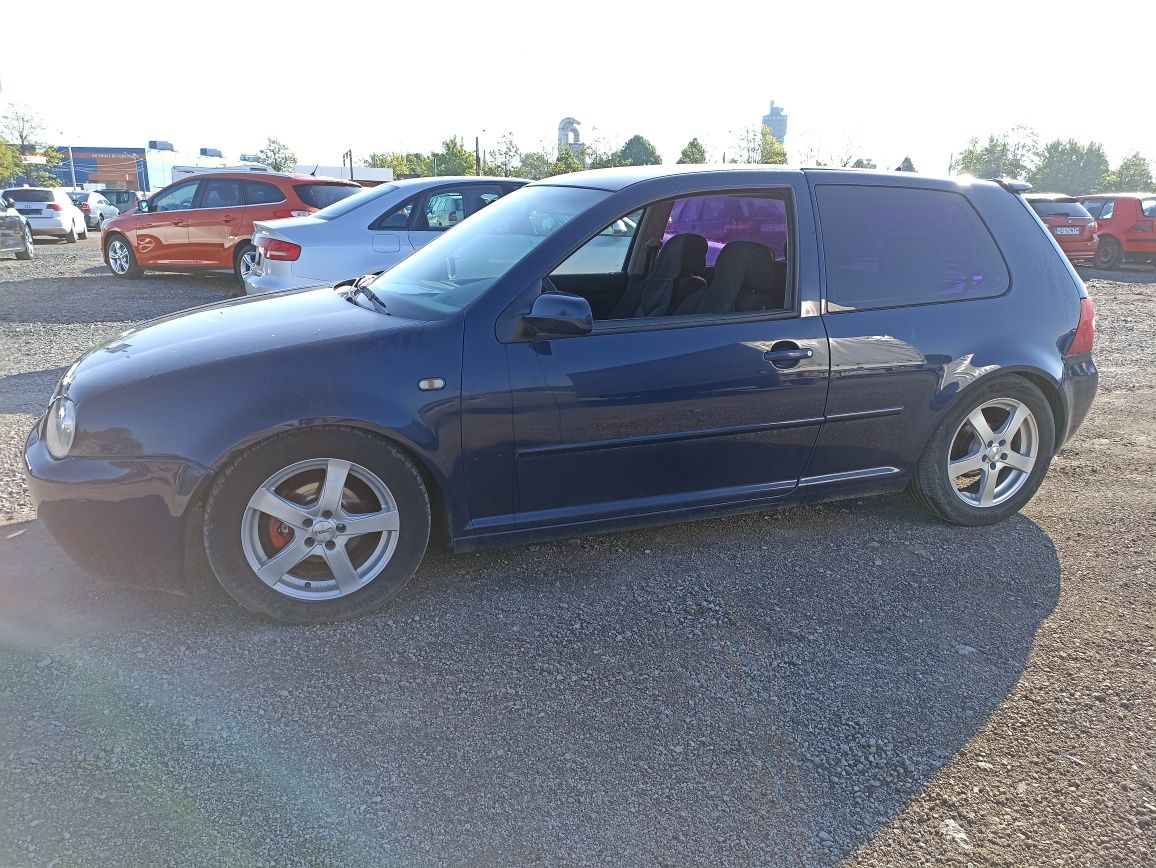 Golf 4  An 2001 1.6 benzină