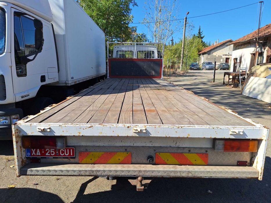 Продавам товарен камион  Volvo FLC