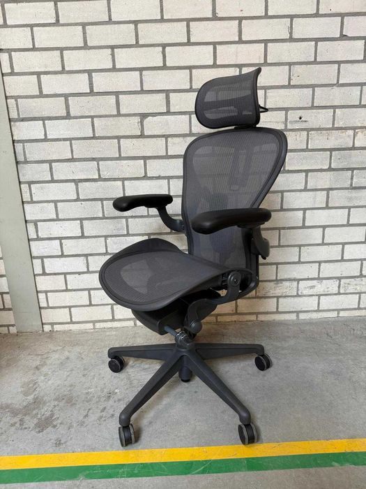 Showroommodel Herman Miller Aeron Remastered Graphite (Atlas Headrest)