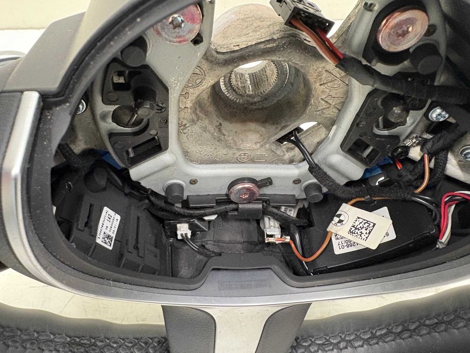 Кожен М спортен волан БМВ Ф45 Ф46 Х1 Ф48 Х2 Ф39 с пера