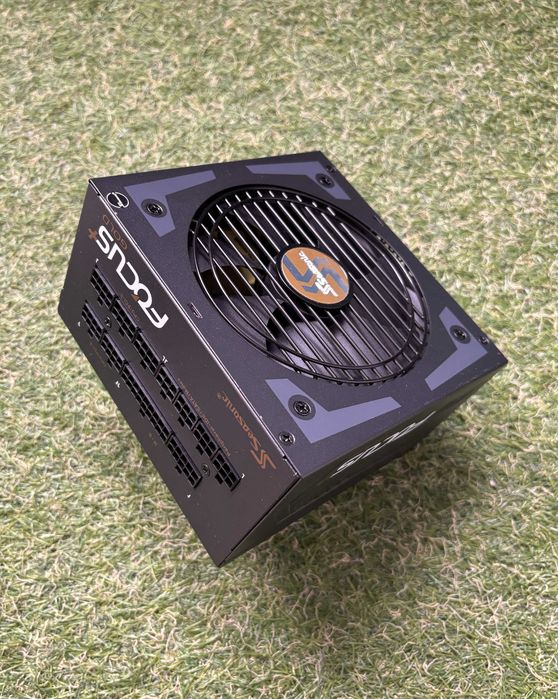 Sursa Seasonic Focus Plus 750 Gold (SSR-750FX) full modulara