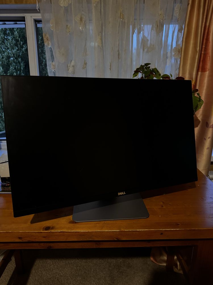 Монитор Dell U2715Hc