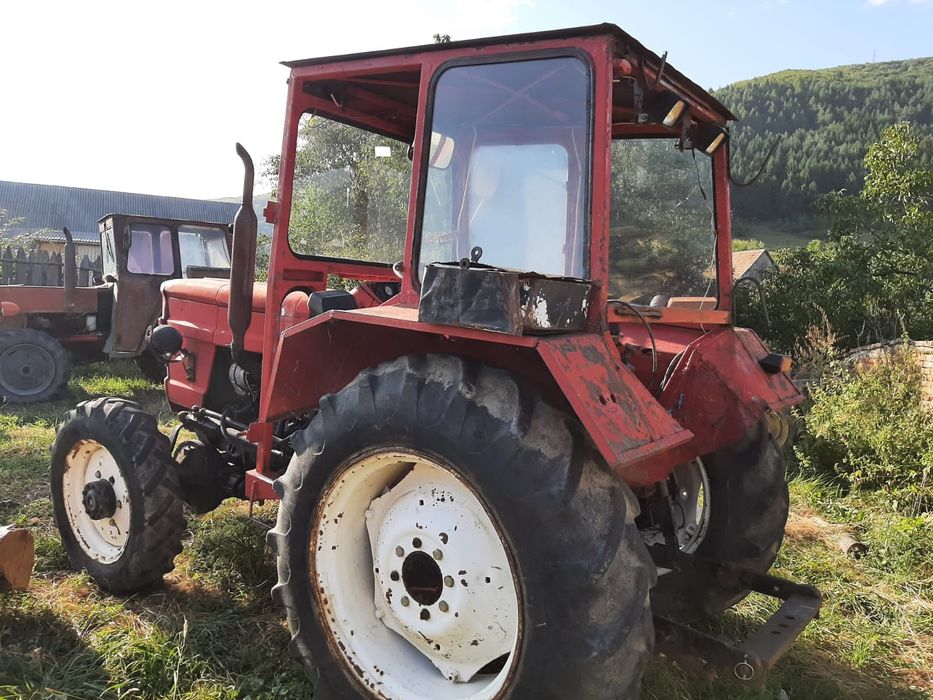 Tractor universal 445 dt