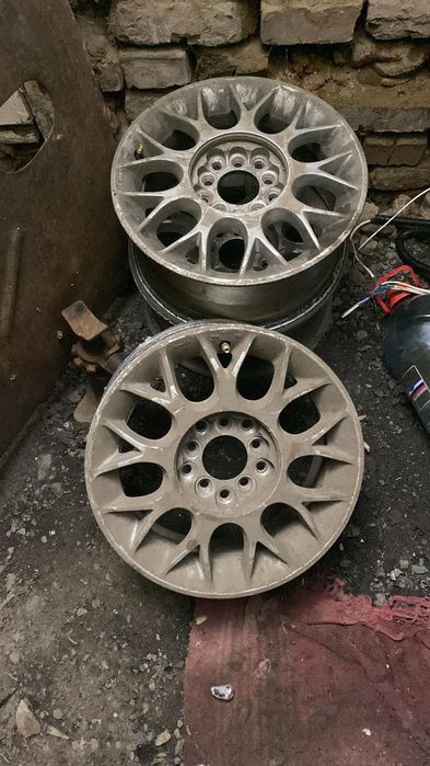 Продам диски , состо́яние отличное , дёшево