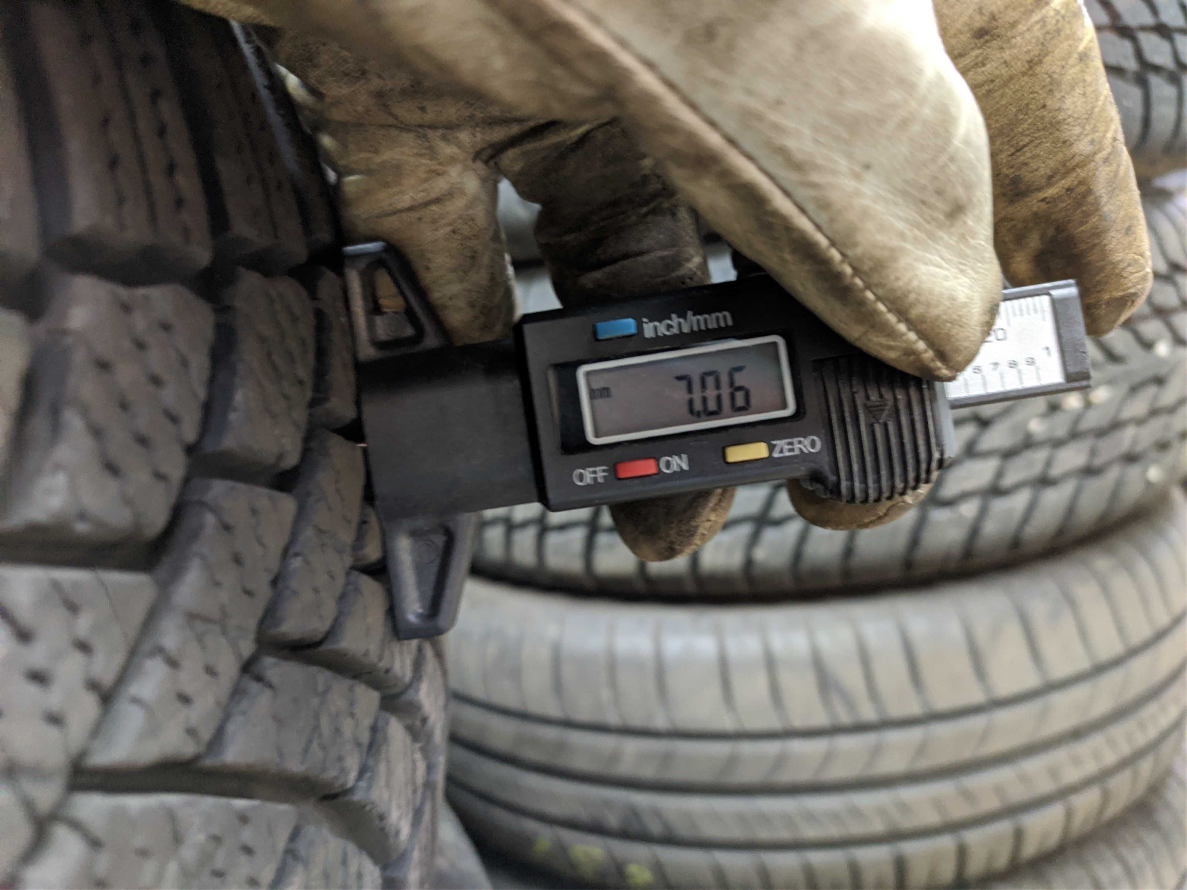 4бр Зимни гуми 205 55 16 - Bridgestone
