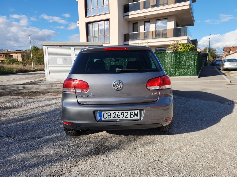 Продавам VW Golf 1.6 TDI