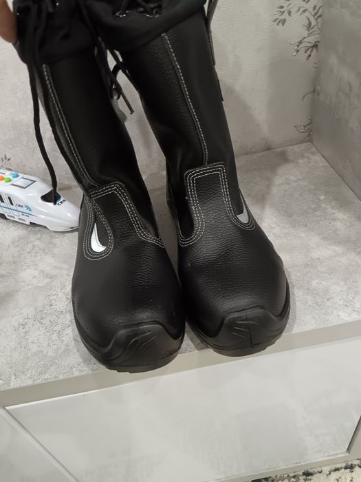 Продам рабочие сапоги