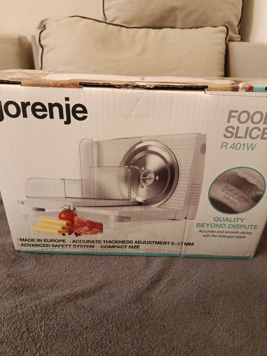 Резачка за хляб и колбаси