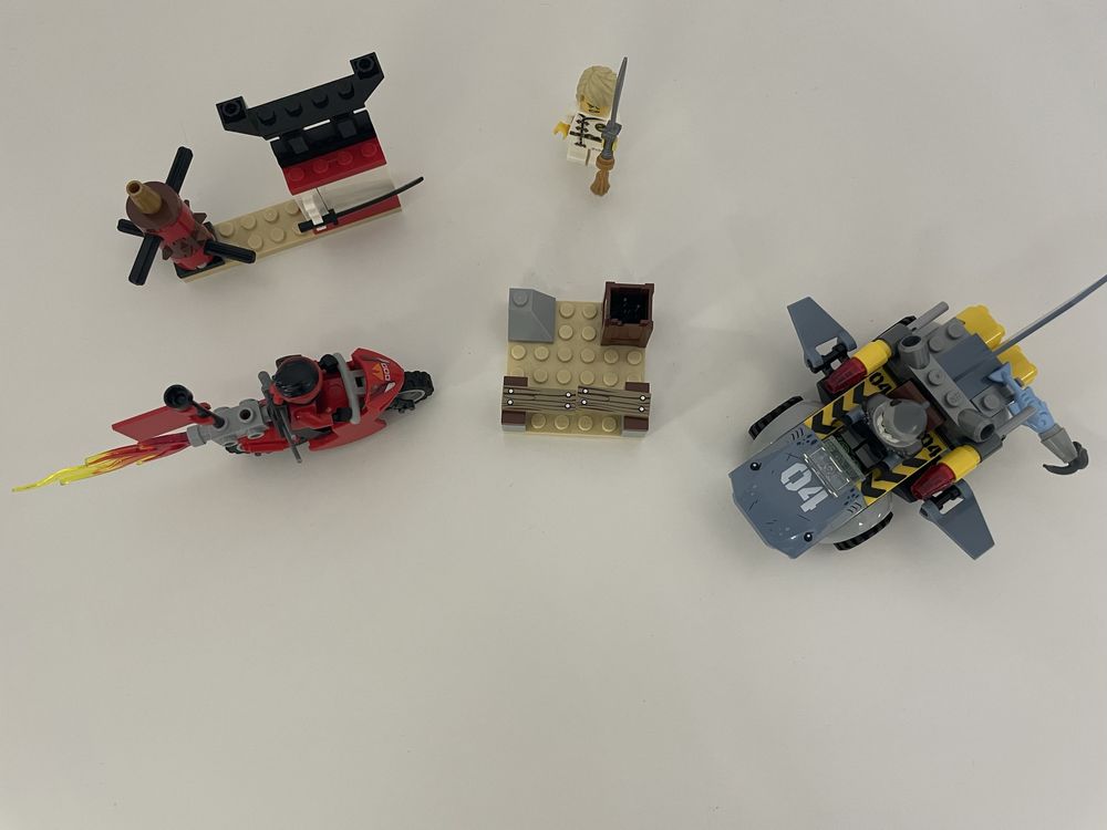 Lego Juniors - Ninjago - Shark Attack - 10739