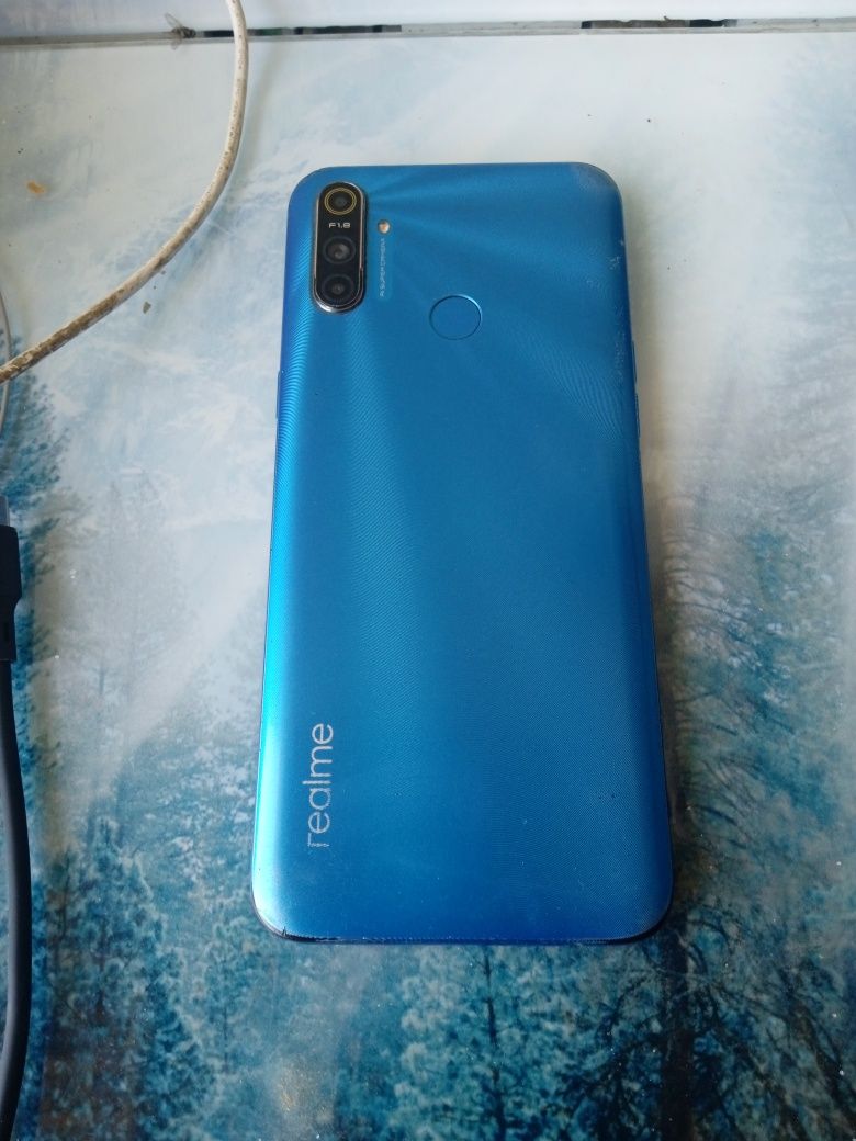 Realmi C 3 srochni sotiladi