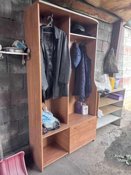 Продам шкаф в прихожую