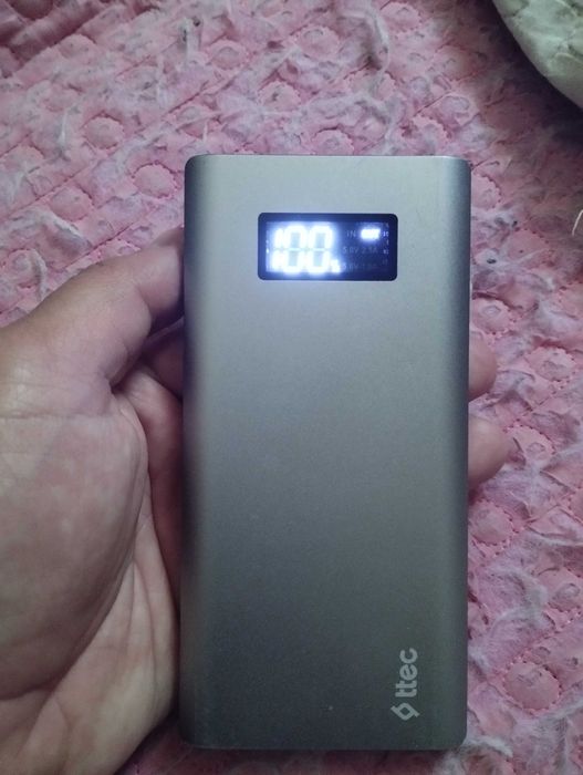 Продаю Power bank на 10.000 миллиампер