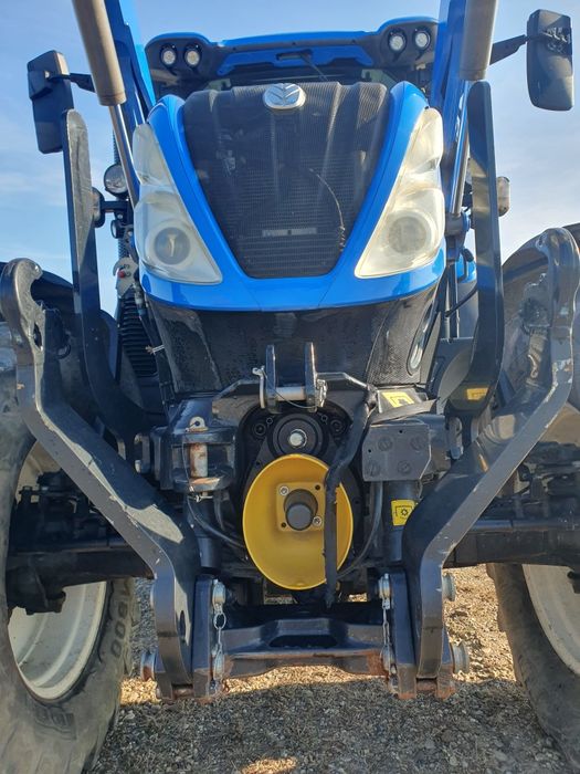 Vând tractor new holland t 6 180